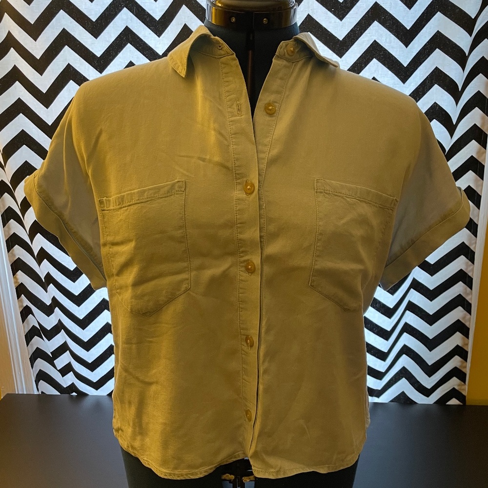Women’s vintage cropped denim shirt